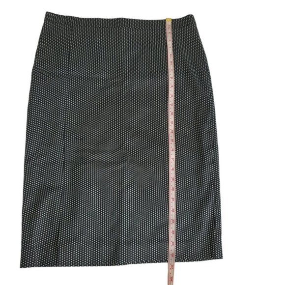 iNSPYR Signature Black and White Skirt - Picture 7 of 10